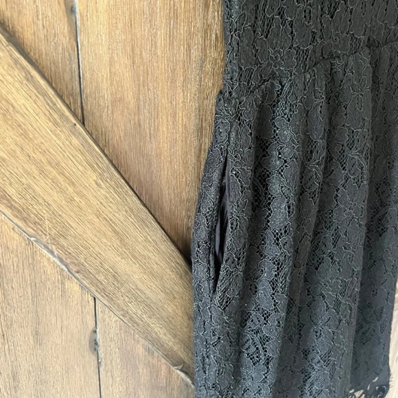 Babaton Aritzia Tobias Eyelash Lace V-Neck Dress Black Size 4 - Picture 6 of 9